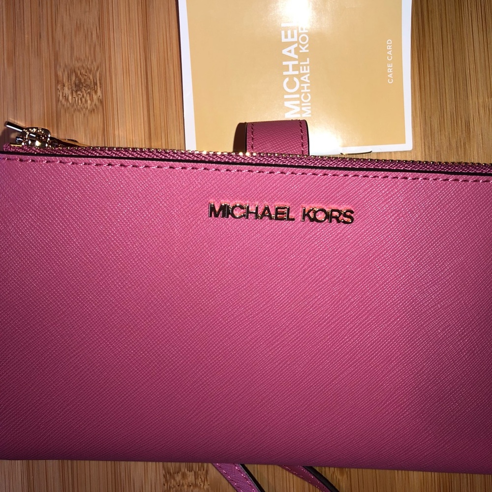 NWT. Michael Kors Rosewood Wristlet